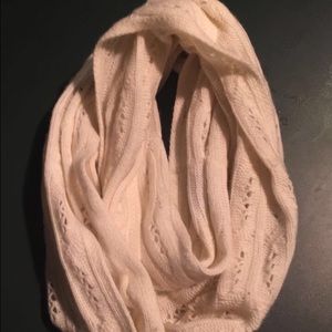 White knit INFINITY scarf 😋