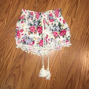 Hot kiss floral shorts