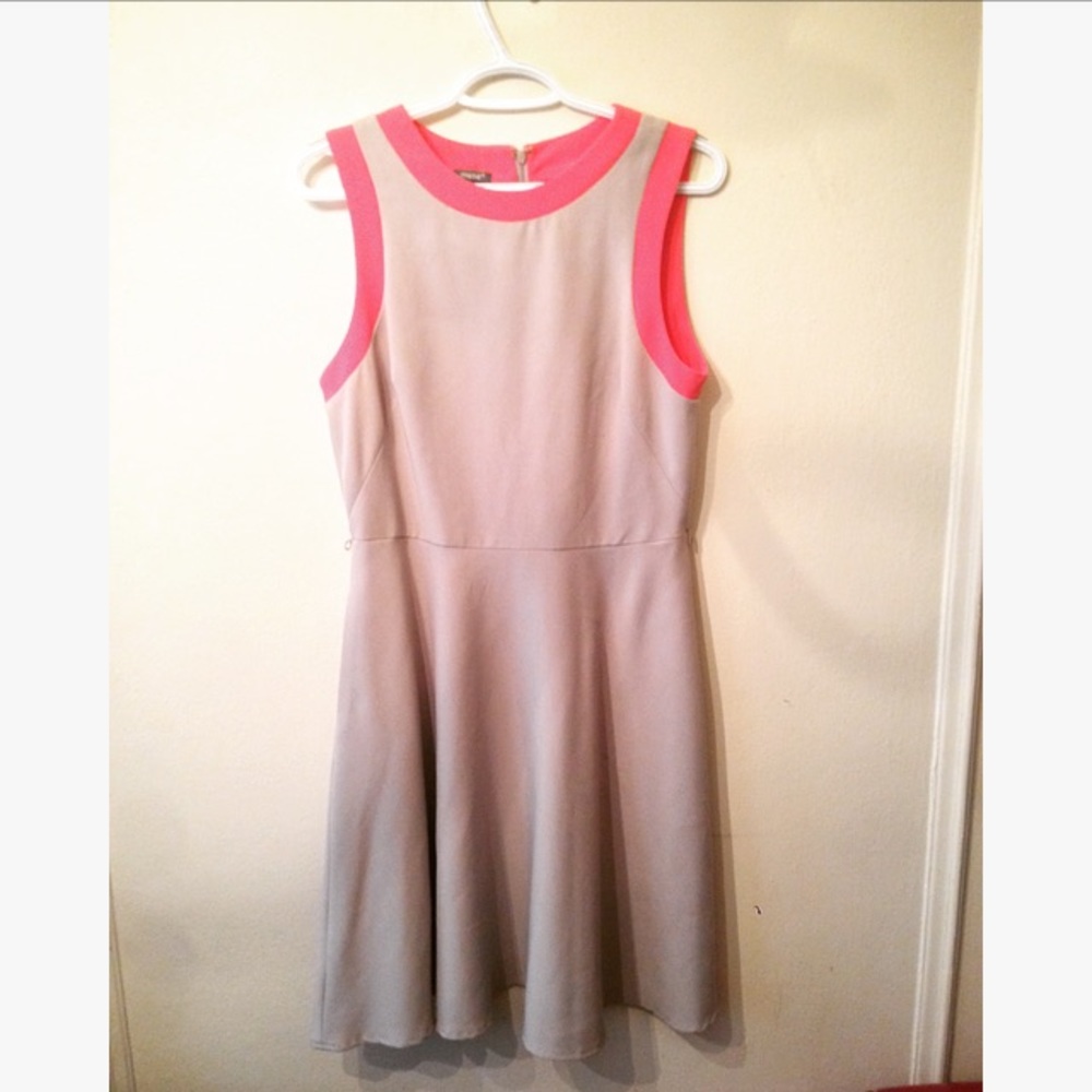 🌺🌸🐚 Cream Scoop Neck Dress 👗