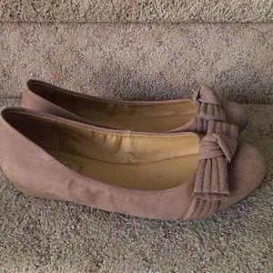 Nude suede flats👡👡👡
