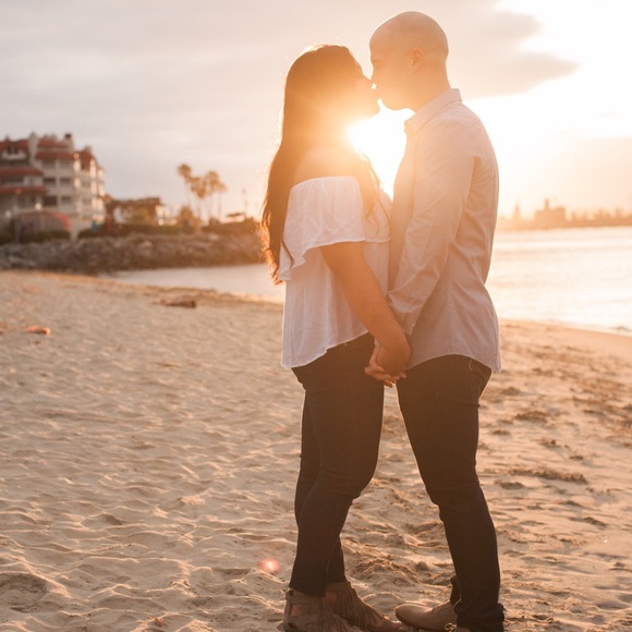 Meet your Posher 🌺- Vanessa - Picture 2 of 4