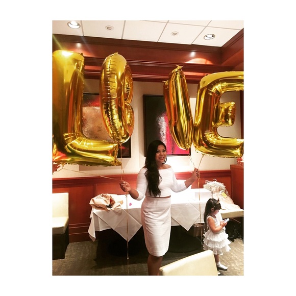 Meet your Posher 🌺- Vanessa - Picture 3 of 4