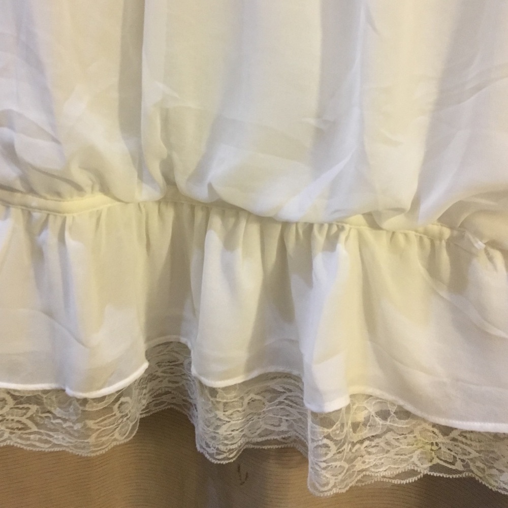 MAKE AN OFFER‼️ESLEY Peasant style Blouse Size S - Picture 3 of 3