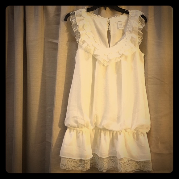 Esley Tops - MAKE AN OFFER‼️ESLEY Peasant style Blouse Size S