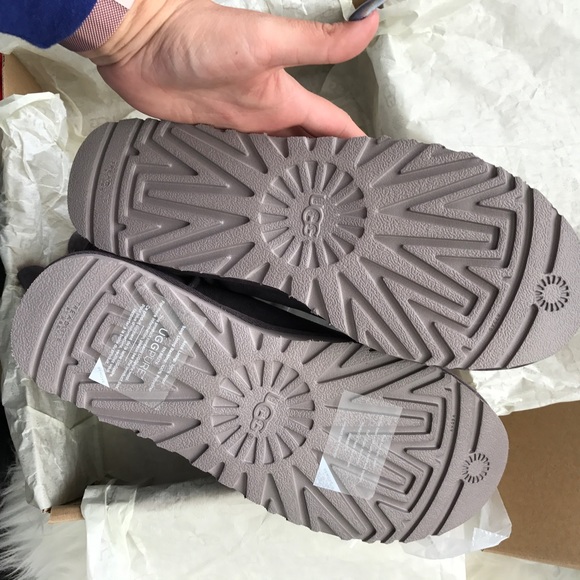 UGG authentic NAVEAH NHT boots sz 8 New! - Picture 2 of 3