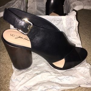 NWT Vince Camuto Rowell Cylindrical Heel
