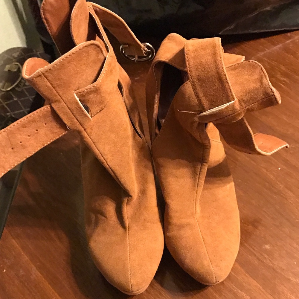 Cute cognac ankle boots.