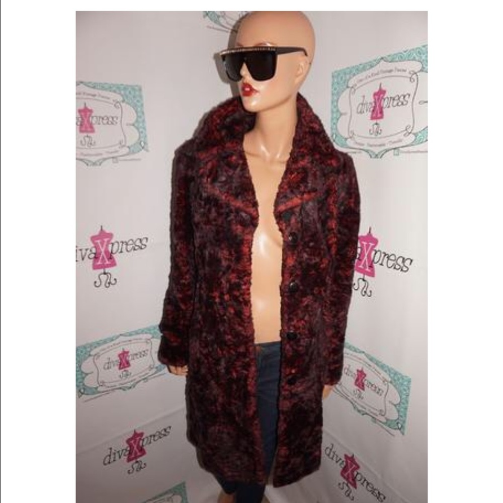 Faux fur coat size M. Burgundy