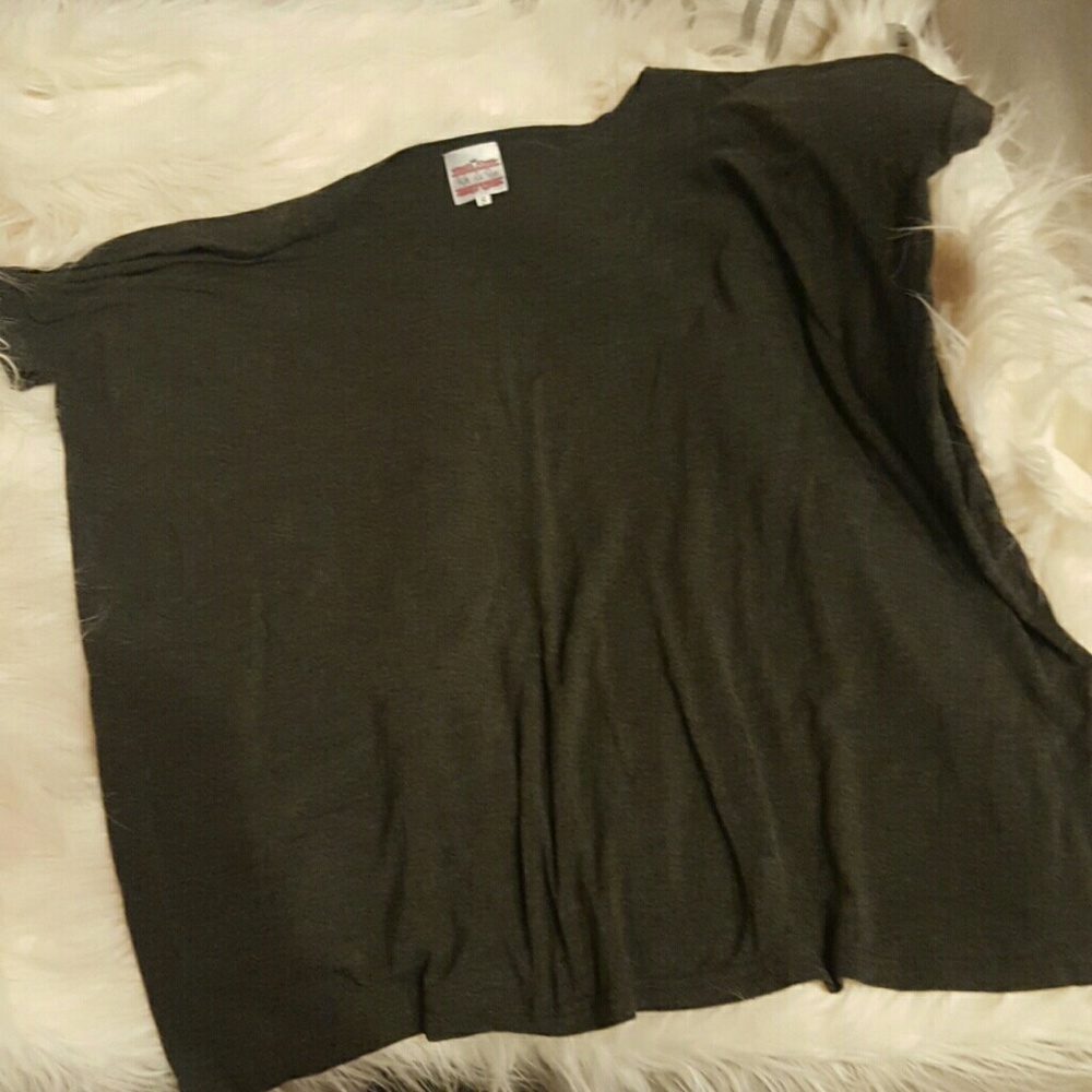 Charcoal tee