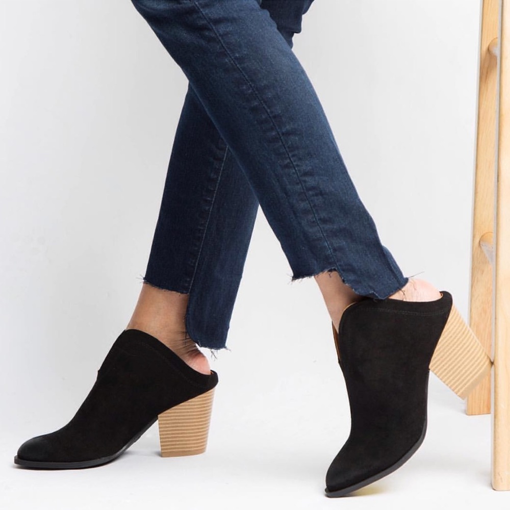 ❌SOLD❌ LAST PAIR! Stacked Heel Mule