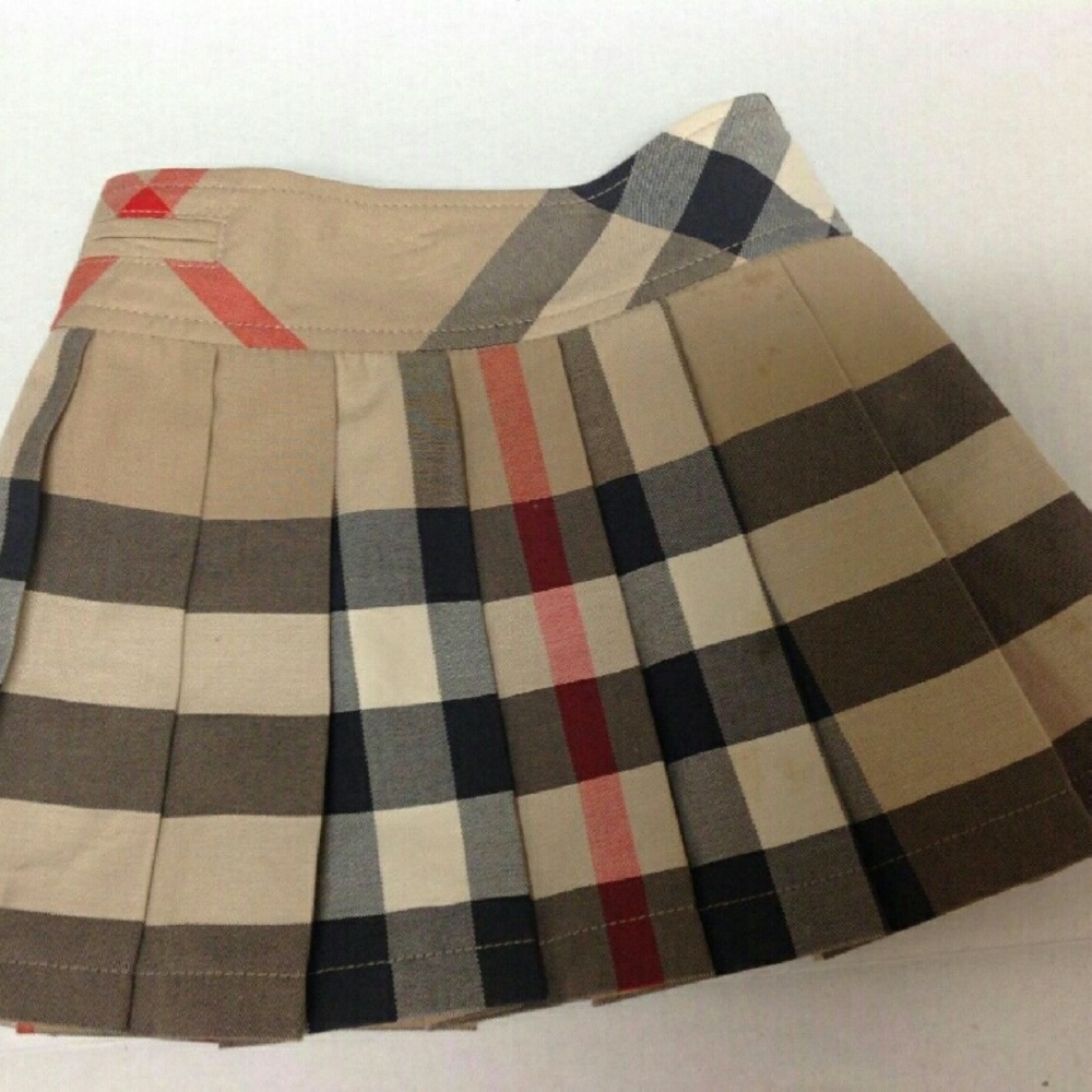 Burberry pleated skirt