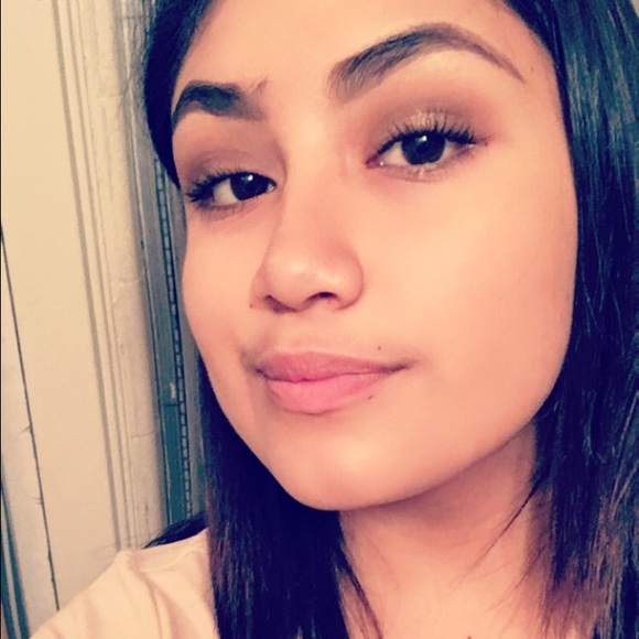 Meet your Posher, Marissa - Picture 1 of 1