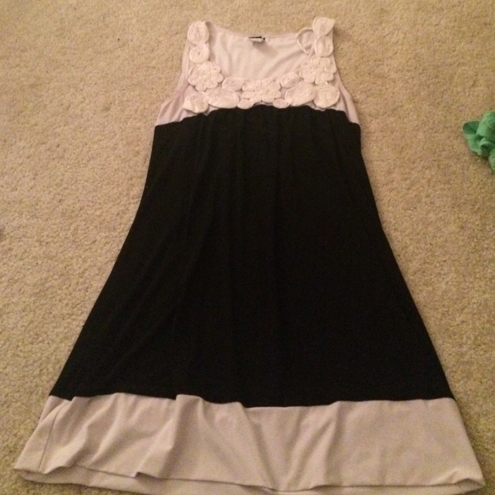 Dress With White Rose Detail