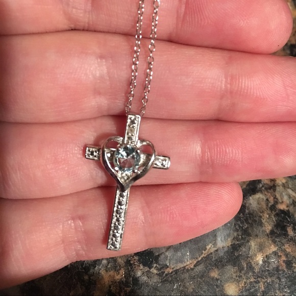 Cross necklace - Picture 4 of 4