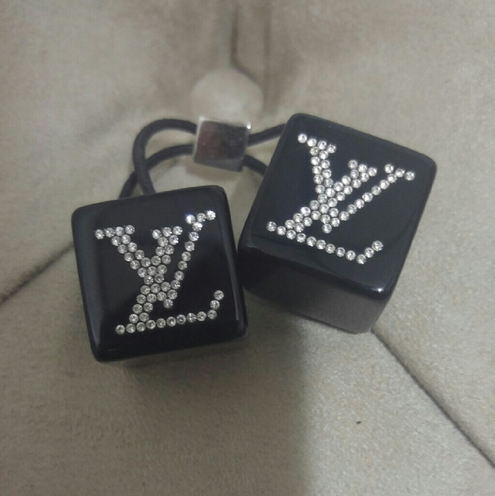 Authentic Louis Vuitton Swarovski Hair Cubes