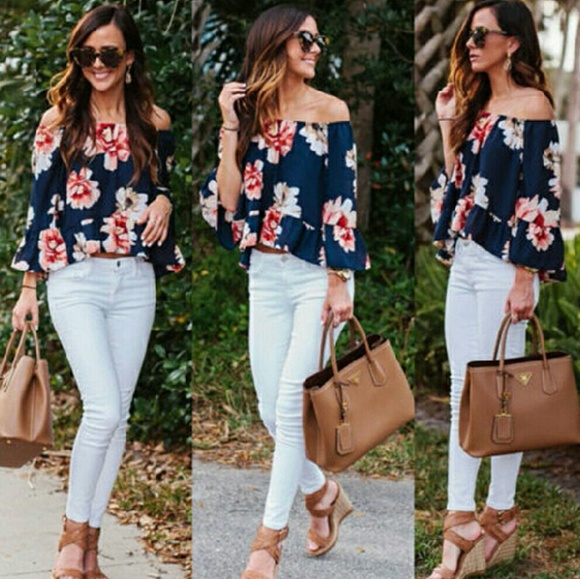 ❌❌SOLD  🌺: Off the Shoulder Floral Blouse - Picture 2 of 3