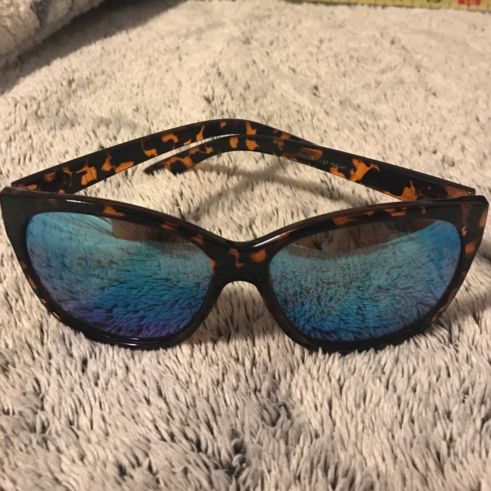Quay about last night sunglasses (authentic)