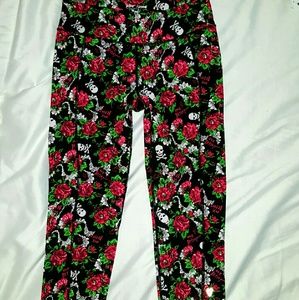 Betsey Johnson Legging SIZE Large NEW