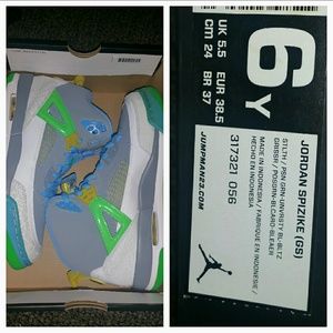 Jordan spik'zike size 6 GS