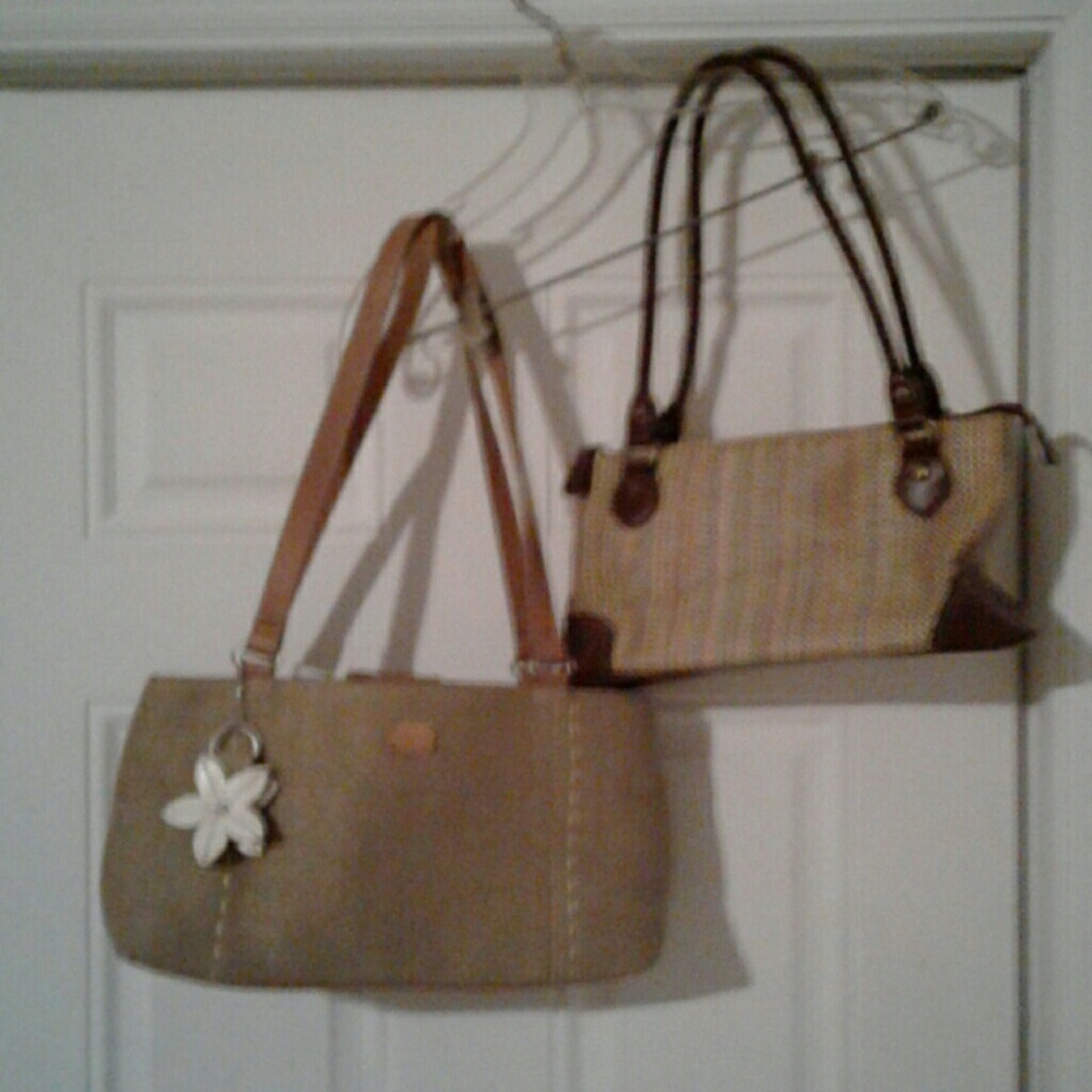 RELIC HANDBAGS. OBO 😘😃🤔👌