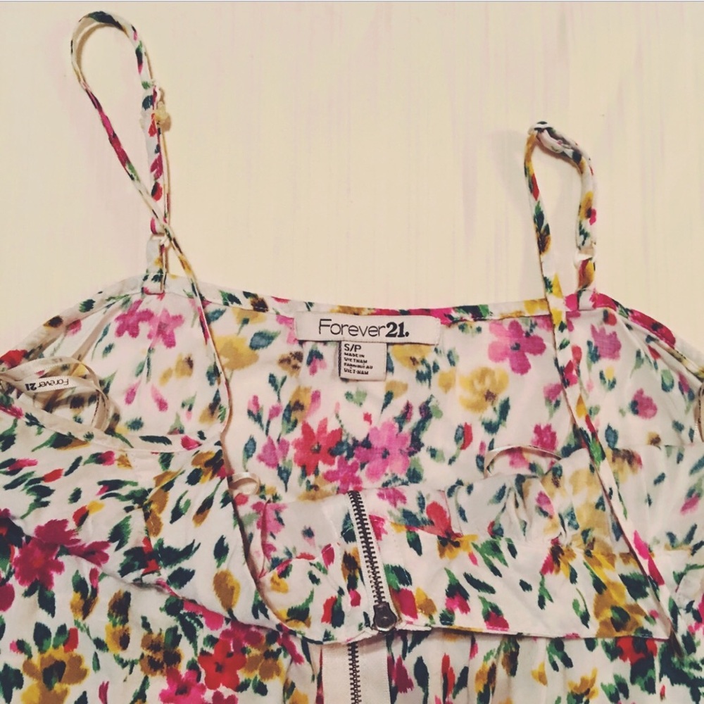 Floral top - Picture 2 of 2