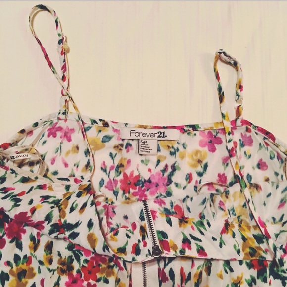 Floral top - Picture 2 of 2