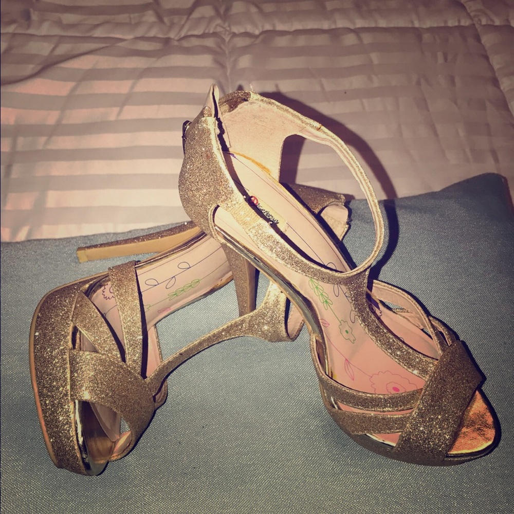 Glitter gold Sparkle heels!