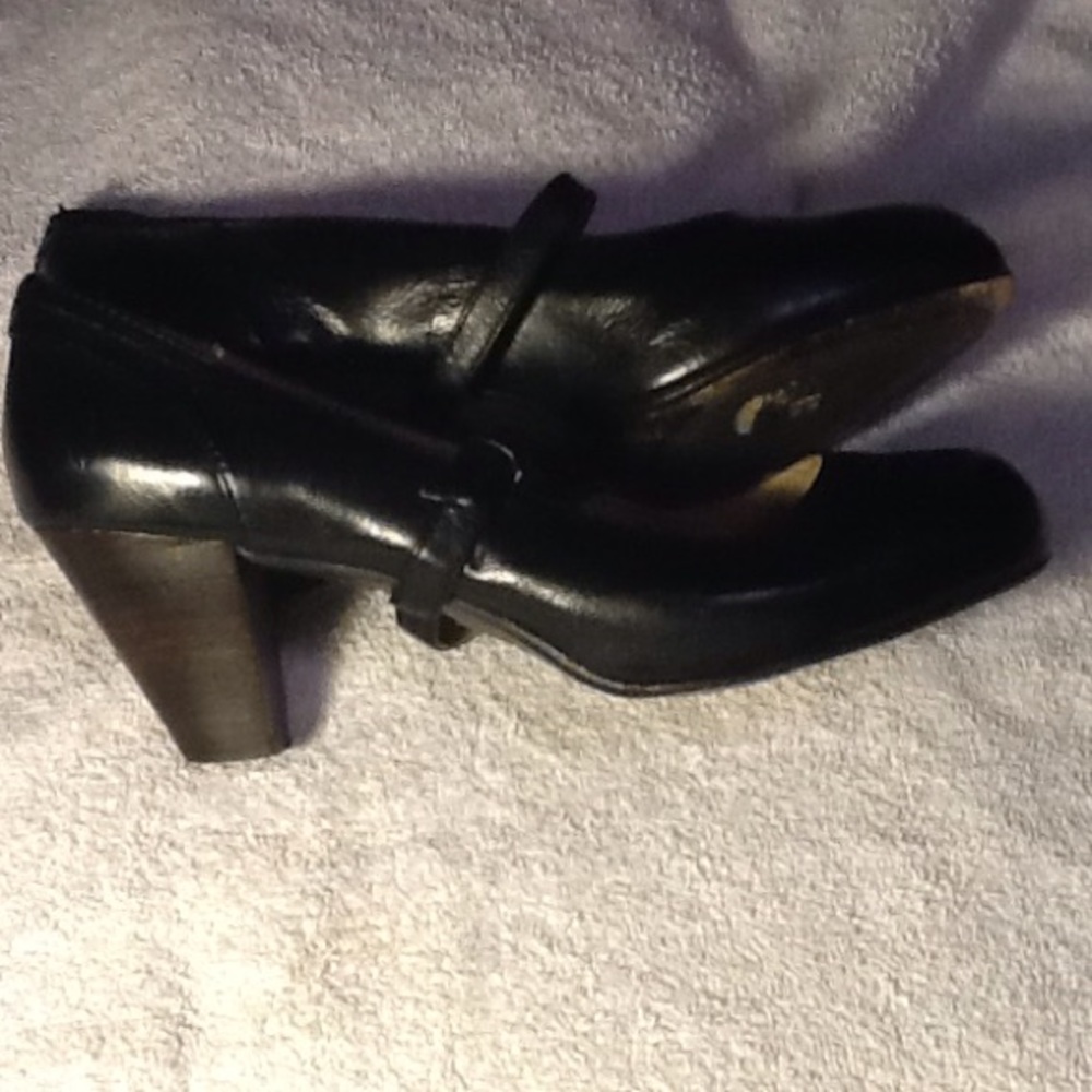 Frye  brand black leather maryjane comfy shoes