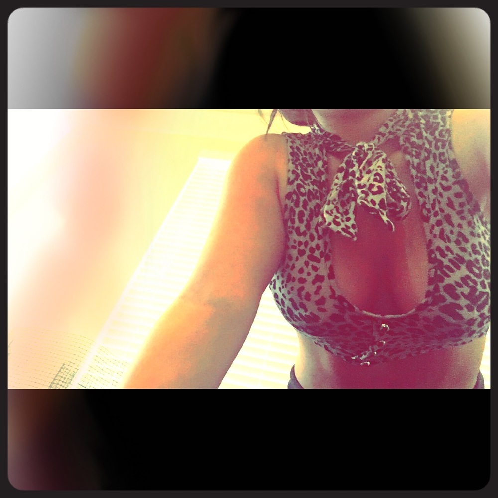 Cheetah sassy crop top🐱