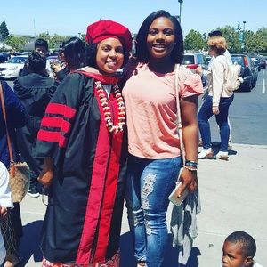 Meet your Posher, Nia