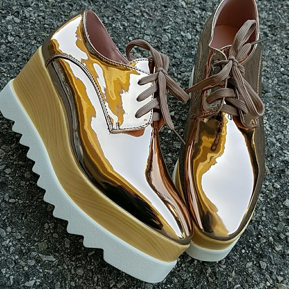 <------------METALLIC ROSE GOLD  OXNARD PLATFORM - Picture 6 of 8