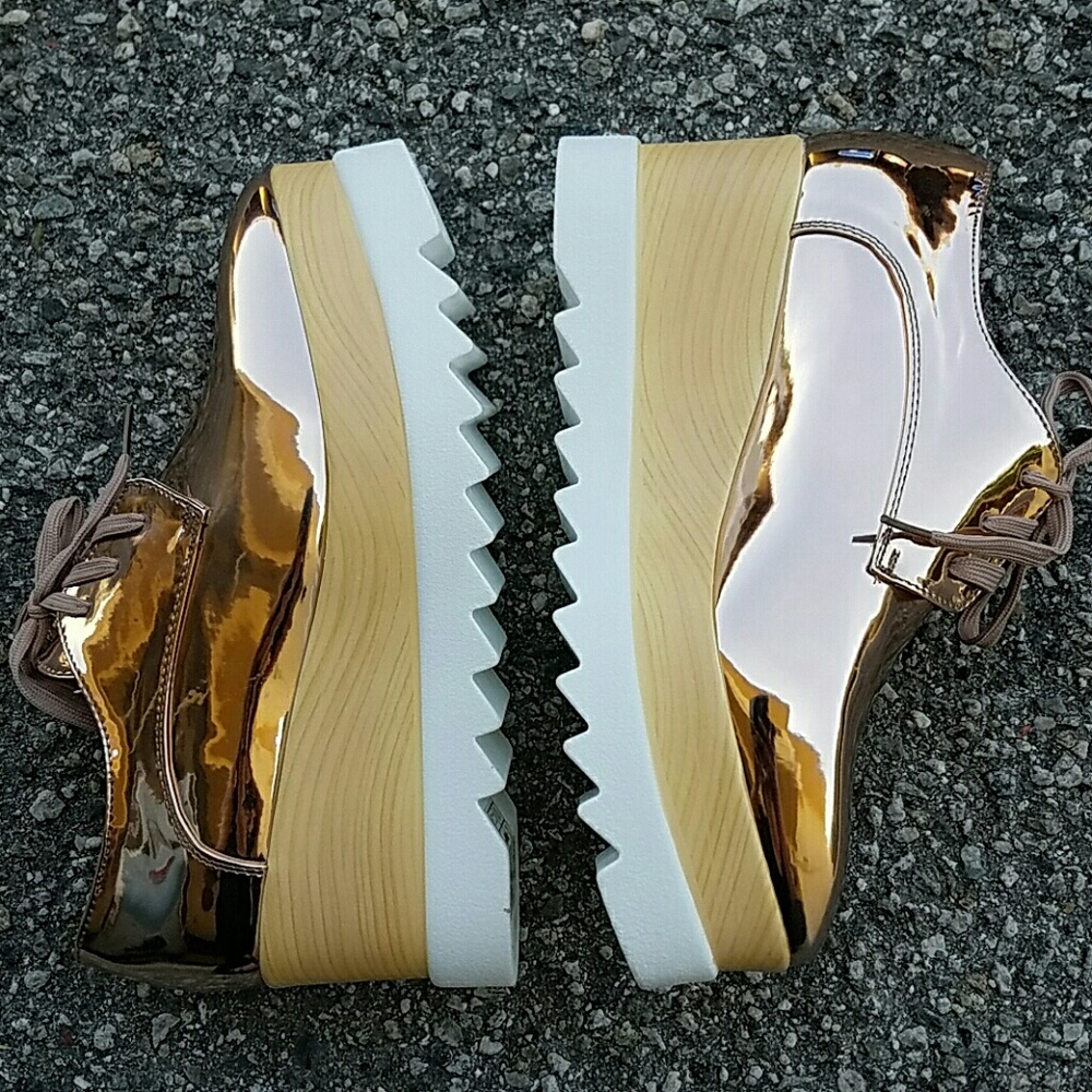 <------------METALLIC ROSE GOLD  OXNARD PLATFORM - Picture 8 of 8