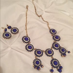 Necklace and earring set