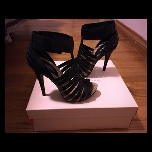 BCBG leather heels 5.5 new