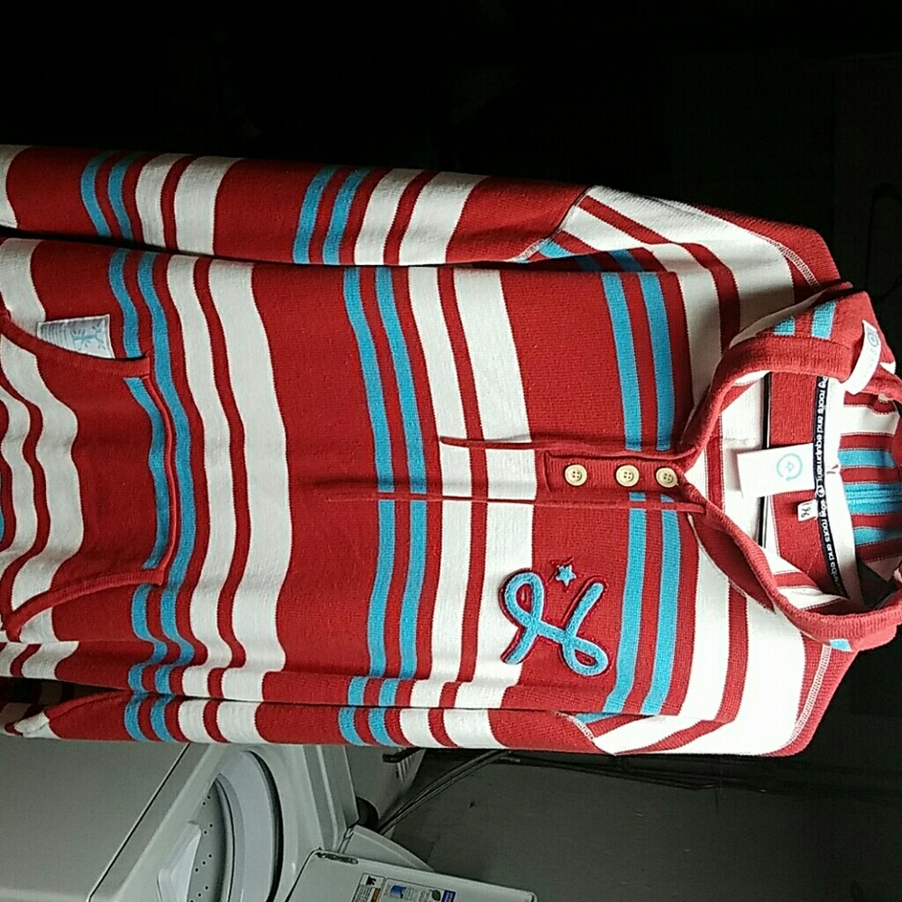 It's an old hoodie but it's in great shape!