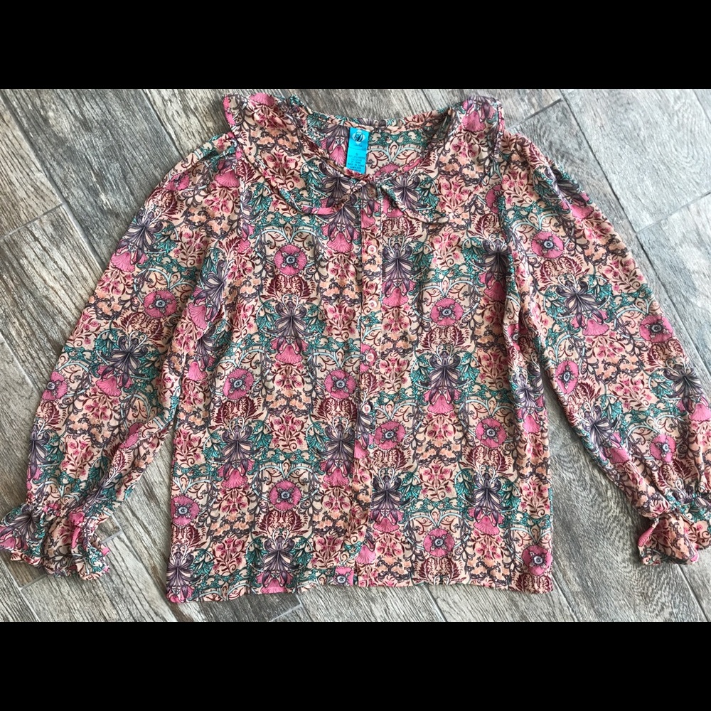 Floral D collection Button Down Blouse - Picture 2 of 4