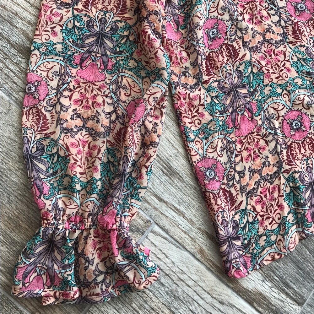 Floral D collection Button Down Blouse - Picture 4 of 4