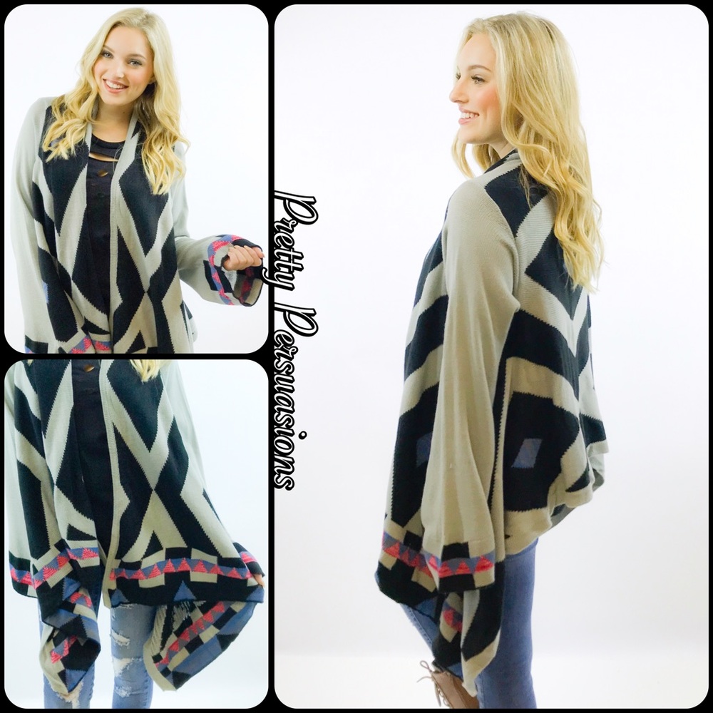 NWT Gray Tribal Cascading Bell Sleeve Cardigan - Picture 6 of 8