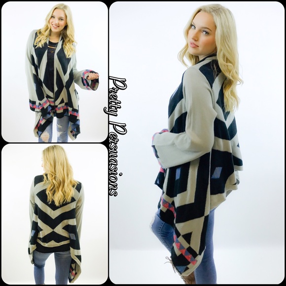 NWT Gray Tribal Cascading Bell Sleeve Cardigan - Picture 2 of 8