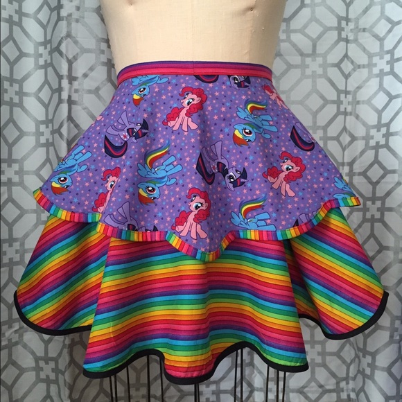 Flirty vintage style apron - Picture 3 of 4