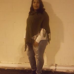 Meet your Posher, Larace