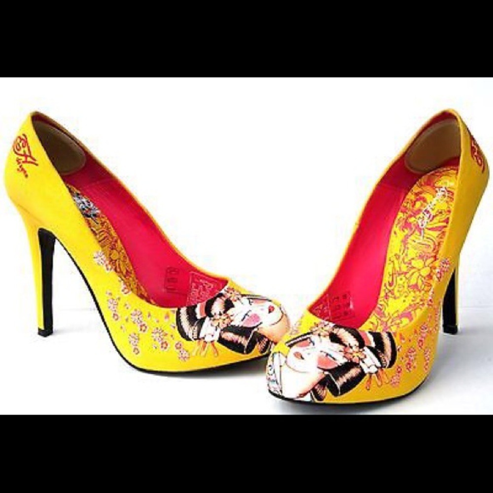 ⭐️EdHardy size7 Yellow ⭐️ gorgeous heels.