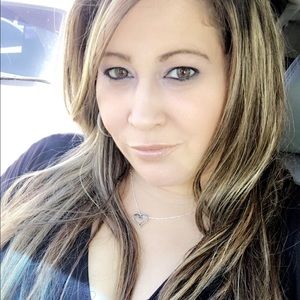 Meet your Posher, Grecely