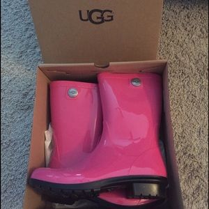 UGG Sienna rain boots Size 8