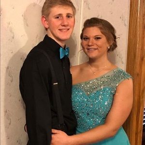 Meet your Posher, Devin