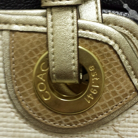 NWT Coach straw tote with shell hangtags Beach Bag - Picture 6 of 8