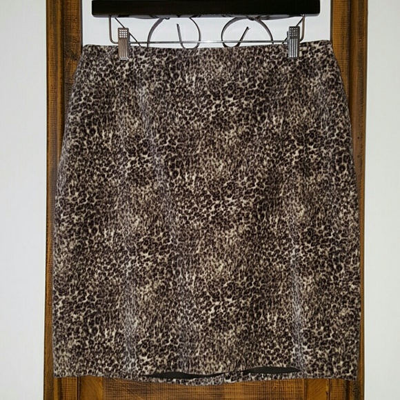 Talbots Dresses & Skirts - Darling NWOT velvety feel skirt!