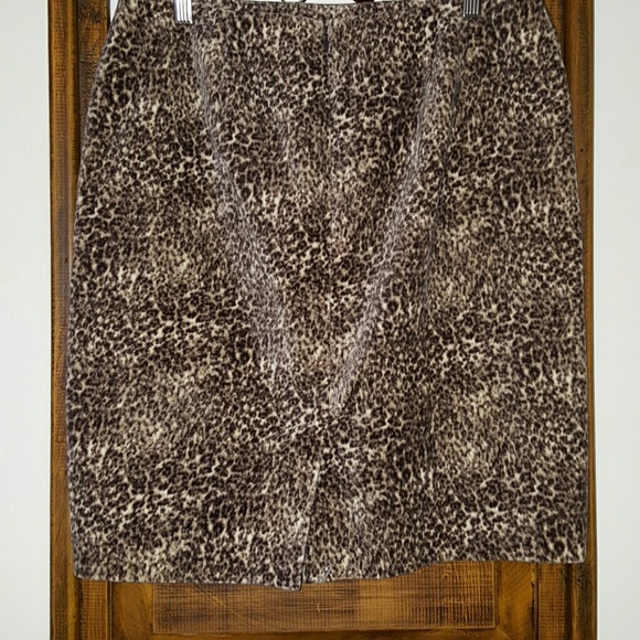 Darling NWOT velvety feel skirt! - Picture 2 of 4