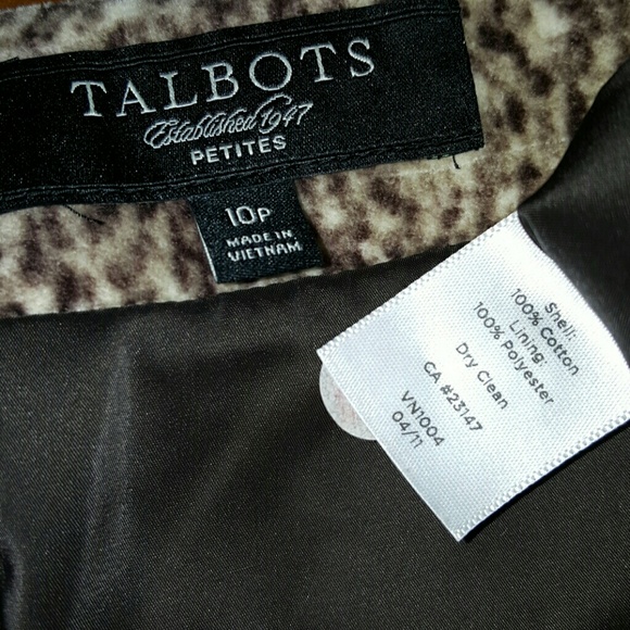 Darling NWOT velvety feel skirt! - Picture 3 of 4