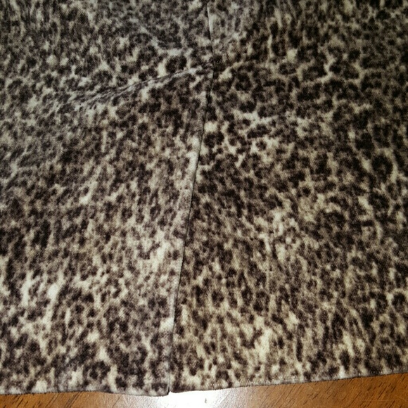 Darling NWOT velvety feel skirt! - Picture 4 of 4